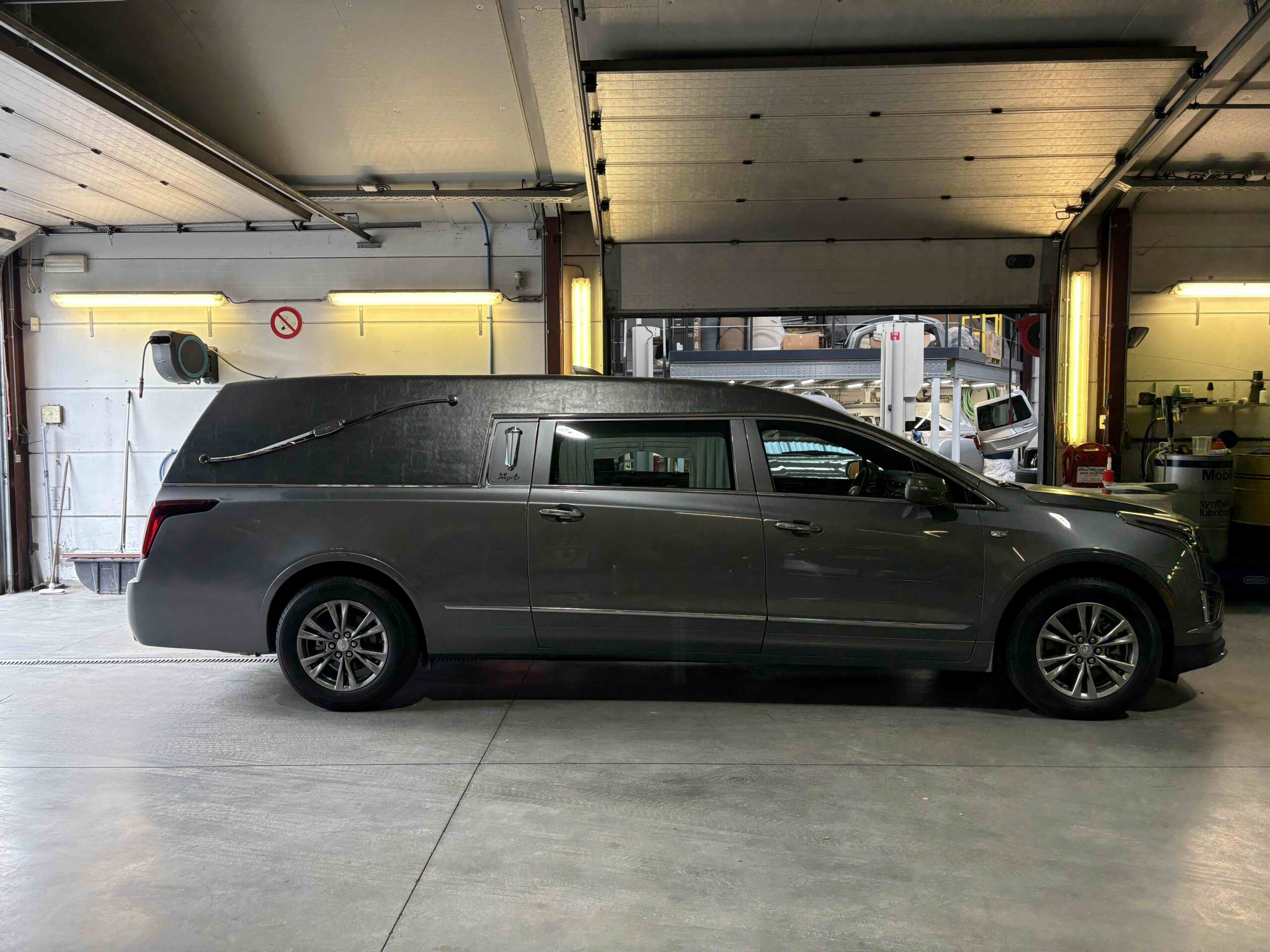 Nieuw Cadillac XT5 Kingsley By Eagle Coach