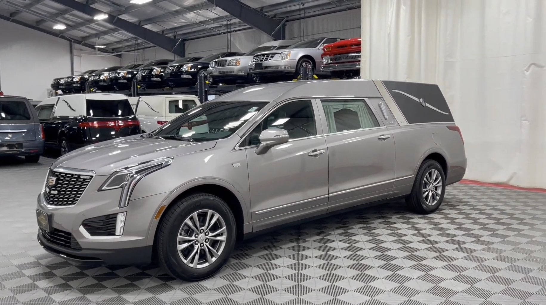 Cadillac XT5 Phoenix Platinum Coach 2023